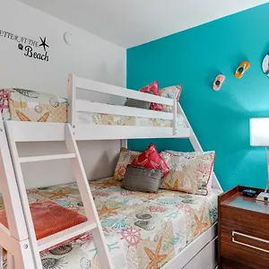 Sarasota Cay Club #612 - Heated Pool, Bunk Beds, Huge Tv, Tiki Bar, More! South Bradenton